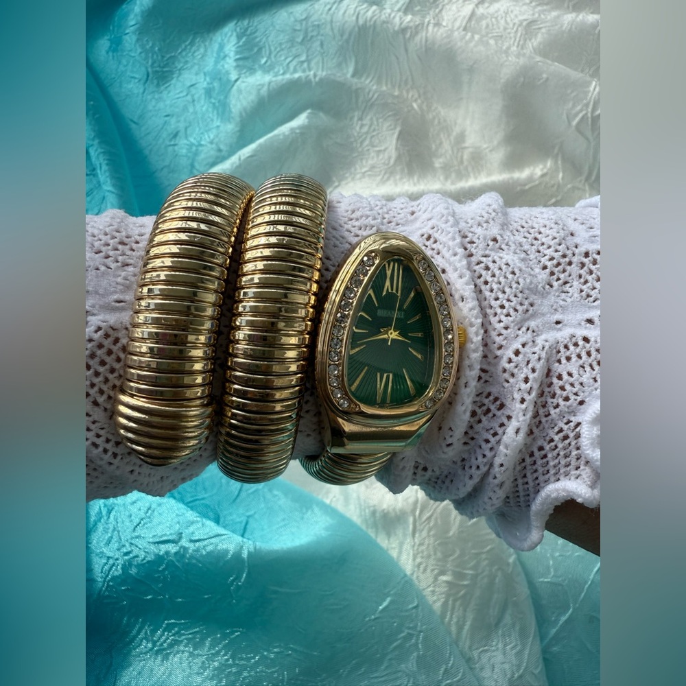 Serpenti Elegant Gold Wrap Women's Watch - Picture 14 of 16